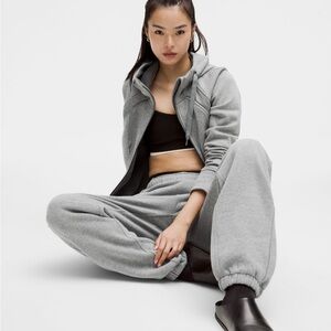Lululemon Scuba Mid-Rise Oversized Jogger
